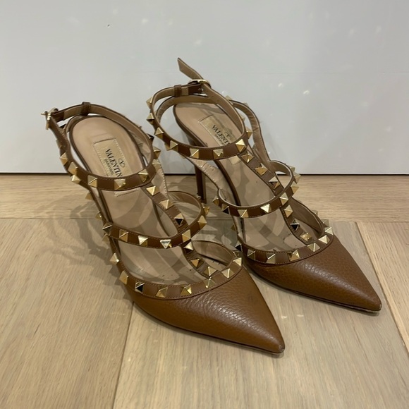 Valentino Rockstud 37 Tan and gold - Picture 1 of 3